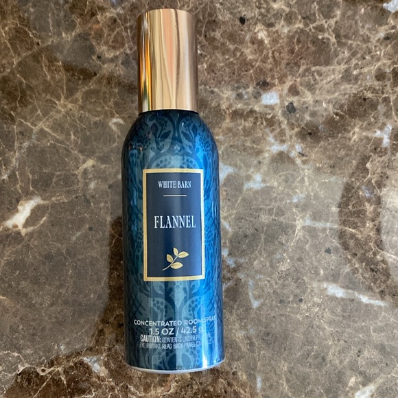 3) - “FLANNEL” Concentrated Room Sprays, each 1.5 oz / 42.5 g, B&BW/WB, NWTags - Picture 4 of 5